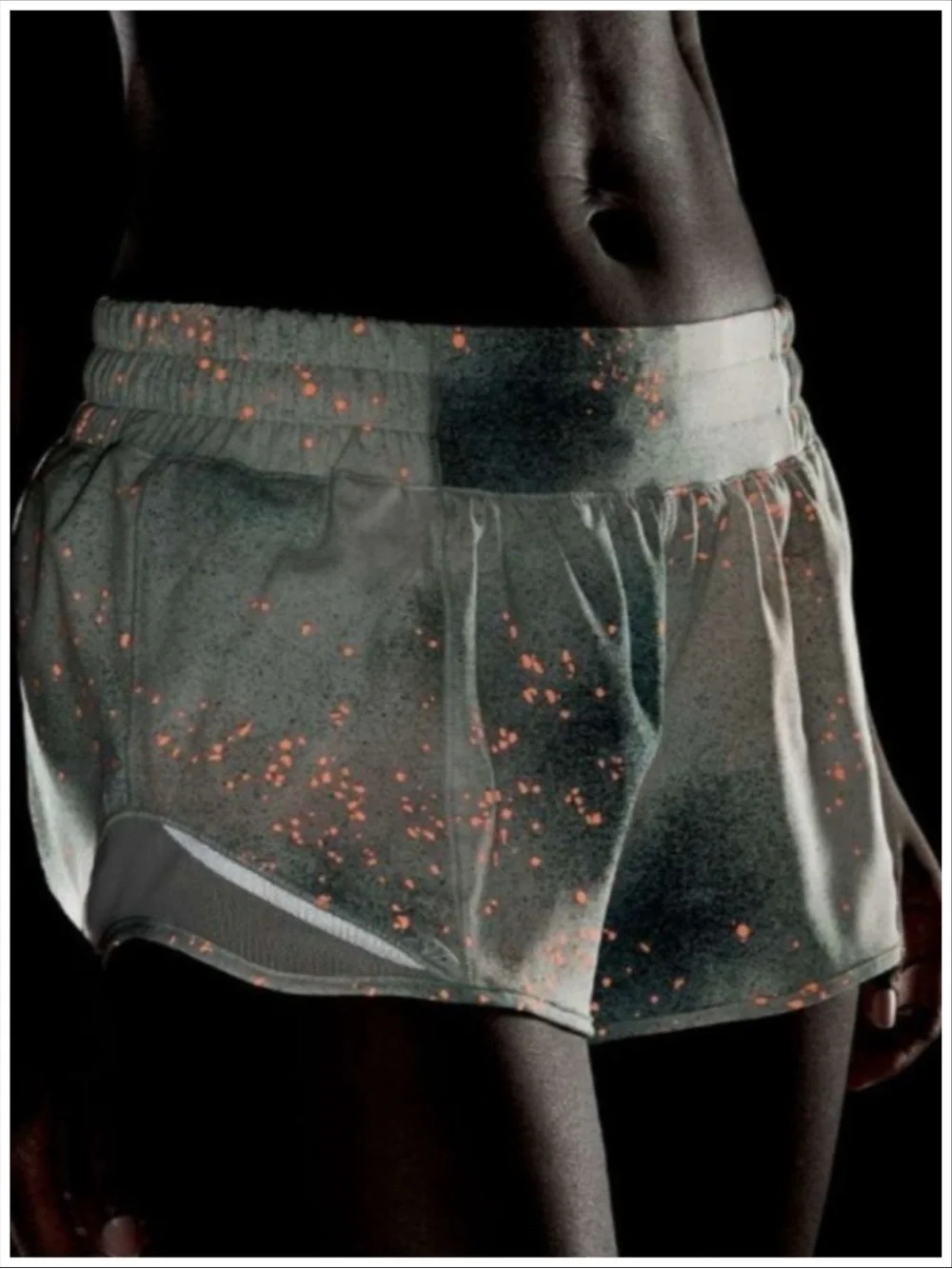 Lululemon Hotty Hot Low-Rise Shorts ~ Size 10 ~ Item #X29